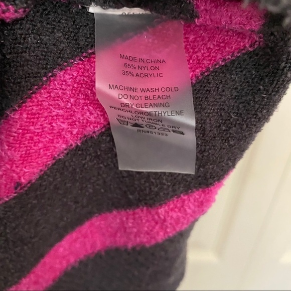 Vince Camuto NWOT Gray Striped Mockneck Sweater - Picture 8 of 8